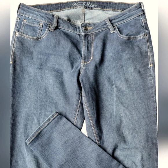 OLD NAVY ROCKSTAR JEANS - Picture 1 of 9